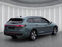 Gebraucht VW Passat R-line 272 PS (200 kW) 2025 Gruen Kombi