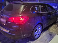 Gebraucht Opel Astra 140 PS (102 kW) 2011 Schwarz Kombi