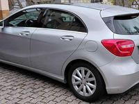 Gebraucht Mercedes 180 122 PS (89 kW) 2015 Silber Limousine