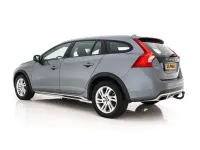 Gebraucht Volvo V60 CC Business Edition 150 PS (110 kW) 2015 Grau Kombi
