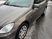 Gebraucht Mercedes E220 Avantgarde 170 PS (125 kW) 2012 Braun Kombi