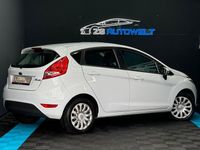 Gebraucht Ford Fiesta Trend 60 PS (44 kW) 2011 Weiß Kleinwagen