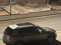 Gebraucht VW Tiguan 140 PS (102 kW) 2011 Grau SUV