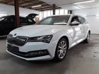 Gebraucht Skoda Superb 218 PS (160 kW) 2022 Weiß moonweiss metallic (metallic) Kombi