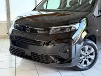 Neu Opel Combo Life Edition 131 PS (96 kW) 2026 Lackierung schwarz perla nera/ Van / Kleinbus