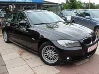 Gebraucht BMW 318 143 PS (105 kW) 2011 Black sapphire metallic Kombi
