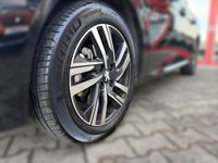 Gebraucht Peugeot 208 Active 99 PS (72 kW) 2024 Metfa schwarz perla Kleinwagen