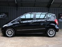 Gebraucht Mercedes A160 Avantgarde 95 PS (69 kW) 2011 Schwarz Kleinwagen
