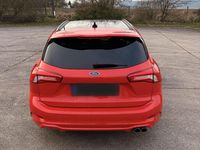 Gebraucht Ford Focus ST-Line 125 PS (91 kW) 2021 Rot Kombi