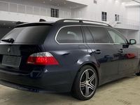 Gebraucht BMW 525 Advantage 177 PS (130 kW) 2005 Blau Kombi