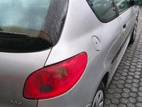 Gebraucht Peugeot 206 60 PS (44 kW) 2005 Silber Kleinwagen
