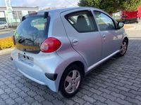 Gebraucht Toyota Aygo 68 PS (50 kW) 2005 Blau Kleinwagen
