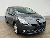 Gebraucht Peugeot 5008 Premium 150 PS (110 kW) 2010 Grau Van / Kleinbus