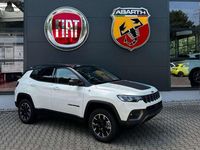 Gebraucht Jeep Compass Trailhawk 241 PS (177 kW) 2023 Alpine white / dach schwarz SUV
