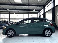 Gebraucht Hyundai i20 Select 101 PS (74 kW) 2025 Gruen Kleinwagen