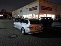 Gebraucht BMW 530 218 PS (160 kW) 2005 Silber Kombi