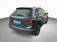 Gebraucht VW Tiguan Life 150 PS (110 kW) 2022 Uranograu SUV
