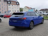 Gebraucht Skoda Superb Selection 150 PS (110 kW) 2024 Blau Kombi