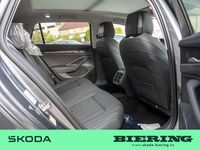 Neu Skoda Superb LAURIN & KLEMENT 193 PS (141 kW) 2025 Grau Kombi