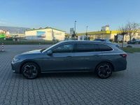 Gebraucht VW Passat 150 PS (110 kW) 2024 Grau Kombi