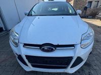 Gebraucht Ford Focus Trend 116 PS (85 kW) 2012 Weiß Kombi
