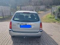 Gebraucht Ford Focus Ghia 116 PS (85 kW) 2003 Grau Limousine
