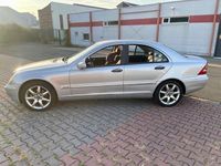 Gebraucht Mercedes C200 Classic 116 PS (85 kW) 2003 Silber Limousine