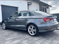Gebraucht Audi A3 Sport 116 PS (85 kW) 2018 Grau Limousine