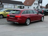 Gebraucht Mercedes E220 194 PS (142 kW) 2016 Rot Kombi