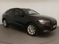 Używany Audi Q8 Ambiente 286 KM (210 kW) 2025 Czarny SUV