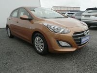 Gebraucht Hyundai i30 Classic 101 PS (74 kW) 2015 Orange Limousine