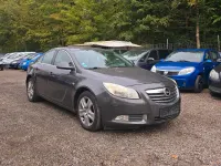Używany Opel Insignia Edition 131 KM (96 kW) 2011 Złoty Sedan/Limuzyna