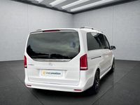Gebraucht Mercedes V300 237 PS (174 kW) 2024 Weiß Van / Kleinbus