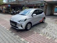 Gebraucht Hyundai i10 Select 67 PS (49 kW) 2020 Sleek silver / met Kleinwagen
