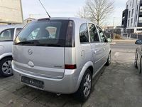 Gebraucht Opel Meriva Edition 90 PS (66 kW) 2010 Starsilber iii m2 Van / Kleinbus