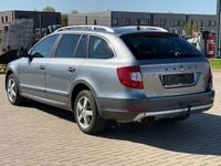 Gebraucht Skoda Superb Elegance 140 PS (102 kW) 2013 Grau Kombi