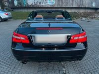 Gebraucht Mercedes E220 170 PS (125 kW) 2011 Schwarz Cabrio