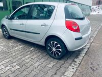 Gebraucht Renault Clio II 90 PS (66 kW) 2006 Silber Kleinwagen