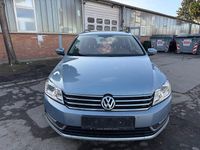 Gebraucht VW Passat 140 PS (102 kW) 2013 Blau Kombi