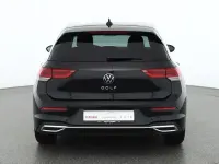 Gebraucht VW Golf VIII Active 150 PS (110 kW) 2023 Schwarz Limousine