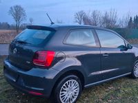 Gebraucht VW Polo 90 PS (66 kW) 2015 Grau Kleinwagen