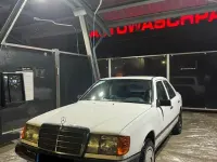 Gebraucht Mercedes E300 179 PS (131 kW) 1988 Weiß Limousine