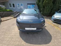 Gebraucht Hyundai Kona 100 kW (136 PS) 2022 Schwarz SUV