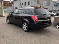Gebraucht Opel Astra Sport 105 PS (77 kW) 2006 Schwarz Limousine