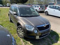 Gebraucht Skoda Yeti Active 110 PS (80 kW) 2013 Matobraun metallic SUV
