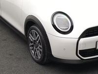 Second-hand Mini Cooper Classic 114 kW (156 CP) 2025 Alb Hatchback