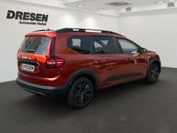 Gebraucht Dacia Jogger Expression 141 PS (103 kW) 2022 Gruen Van / Kleinbus