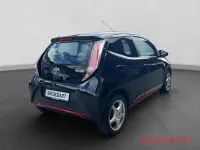 Gebraucht Toyota Aygo X-play 69 PS (50 kW) 2016 Schwarz Kleinwagen