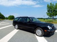 Gebraucht Mercedes E320 Classic 220 PS (161 kW) 2002 Schwarz metallic Kombi