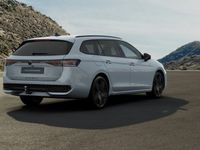 Gebraucht VW Passat R-line 150 PS (110 kW) 2024 Pure white (weiß) Kombi